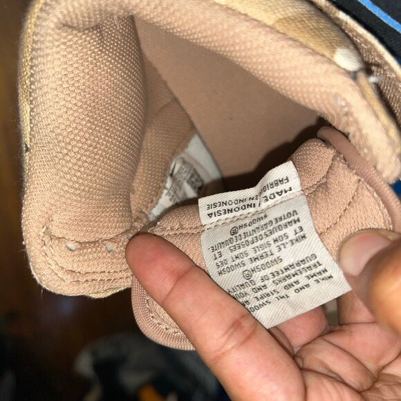 Nike Dunk High "Desert Camo" sneaker. - Picture 4 of 5